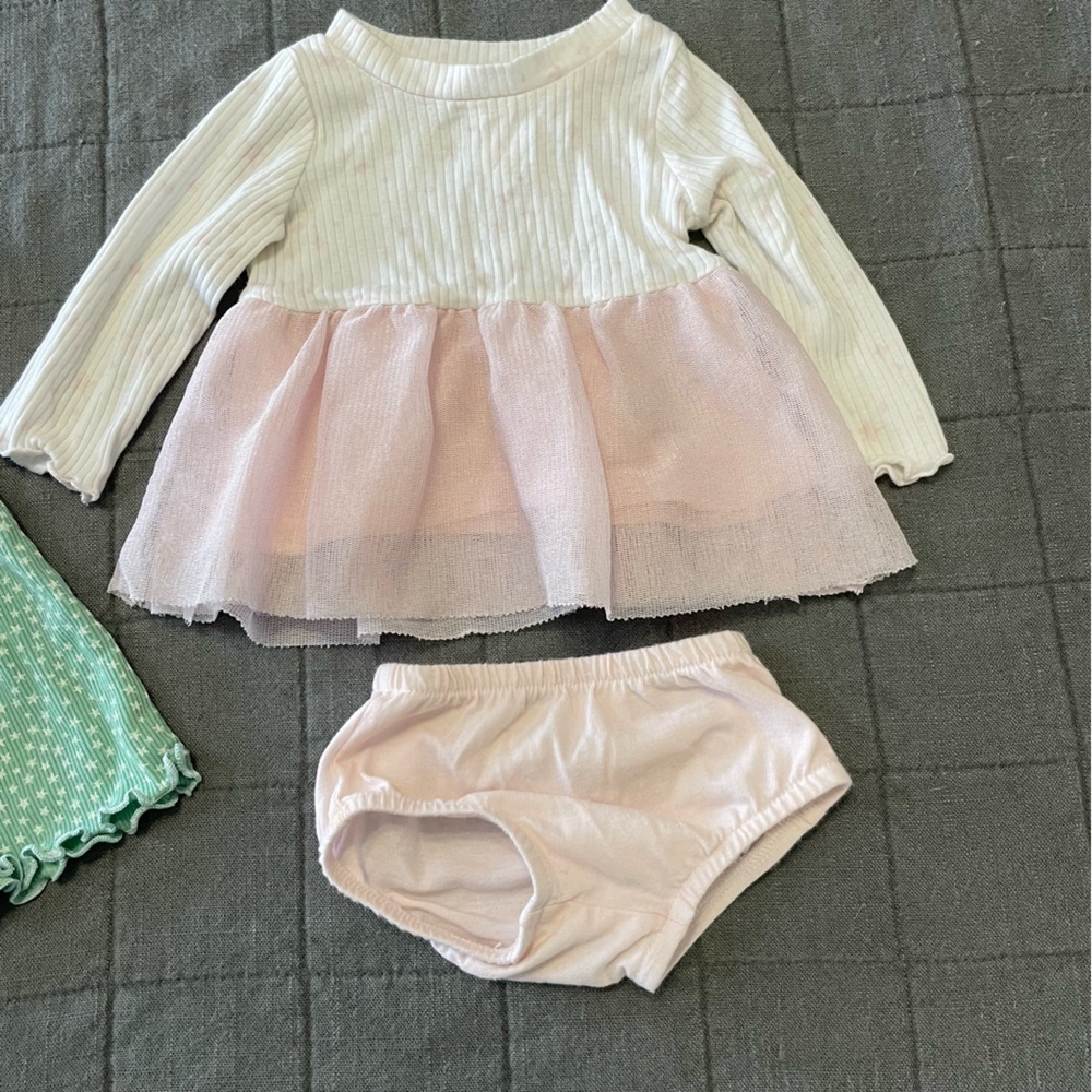Set of dresses 1 is NB 1 is 3months EUC​​​​​​​ - Picture 2 of 6